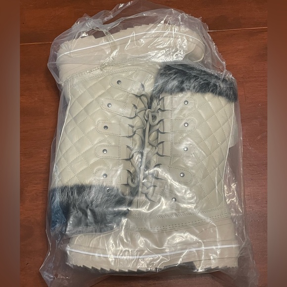 Winter Boots Size 7 - Picture 2 of 5